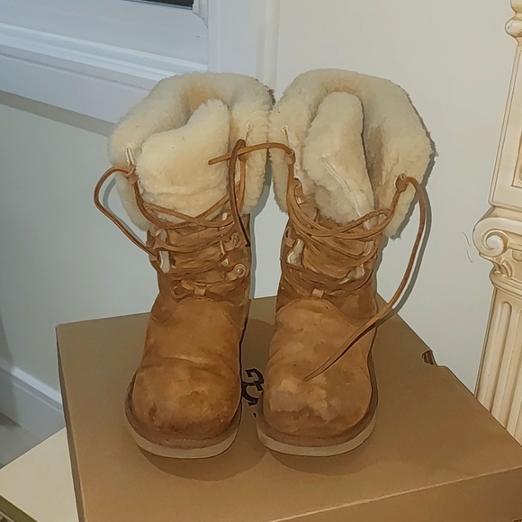 UGG Montclair Boots 1892 Tan Shearling & Suede Lace Up Women’s Size 8 very good - Picture 3 of 9
